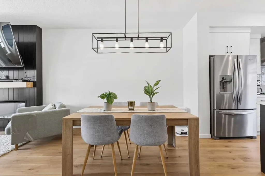 14 Wolf Creek Rise SE Calgary AB T2X 4Y9