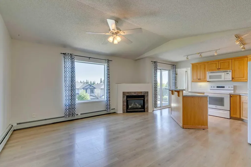 7301 Valleyview Park SE Calgary AB T2B 3R6