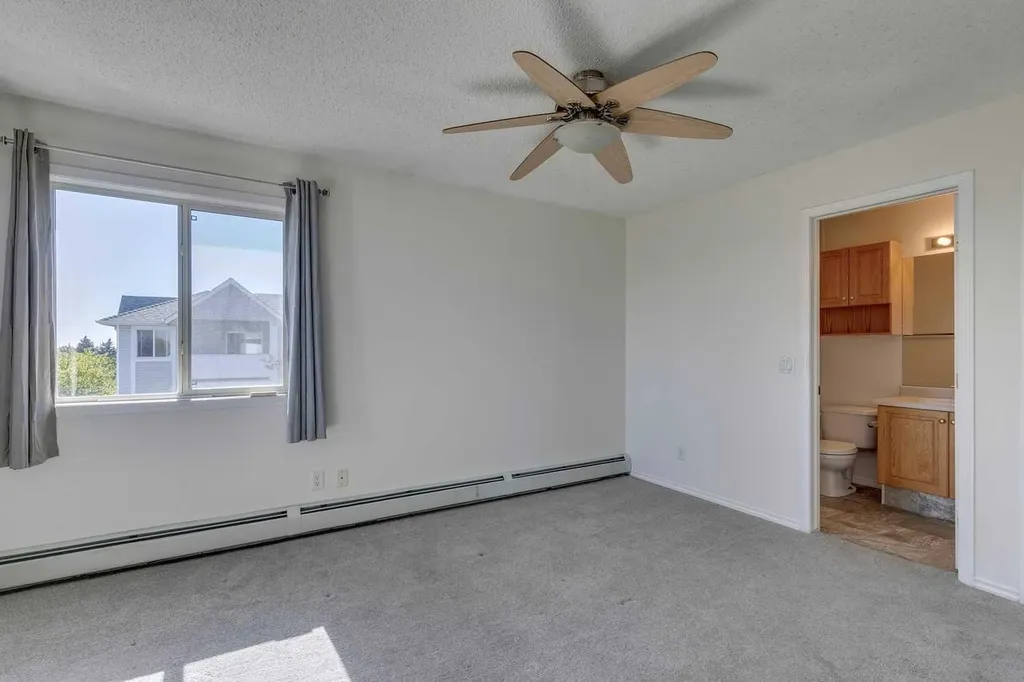 7301 Valleyview Park SE Calgary AB T2B 3R6