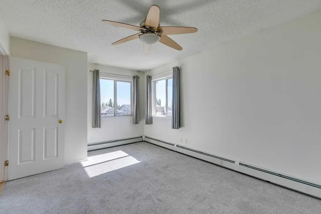 7301 Valleyview Park SE Calgary AB T2B 3R6