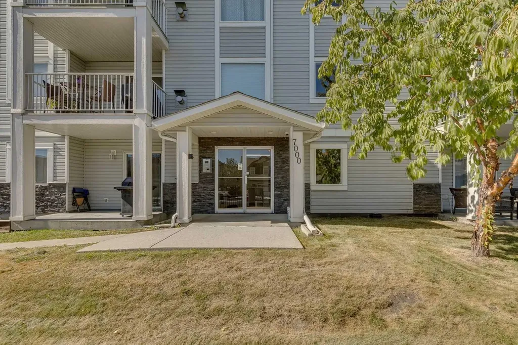 7301 Valleyview Park SE Calgary AB T2B 3R6