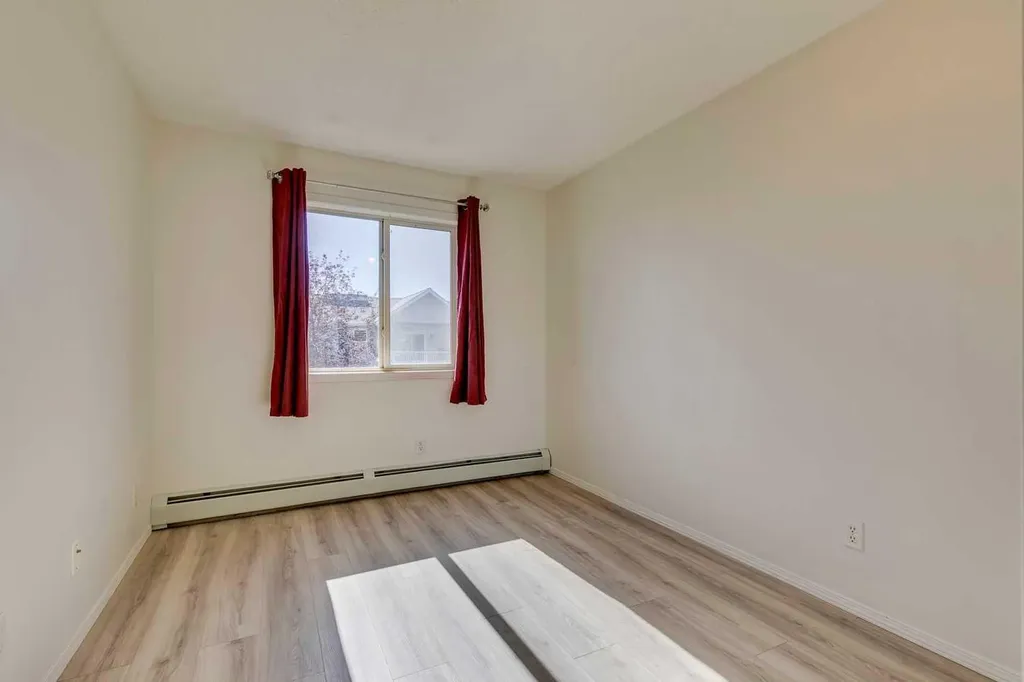 7301 Valleyview Park SE Calgary AB T2B 3R6