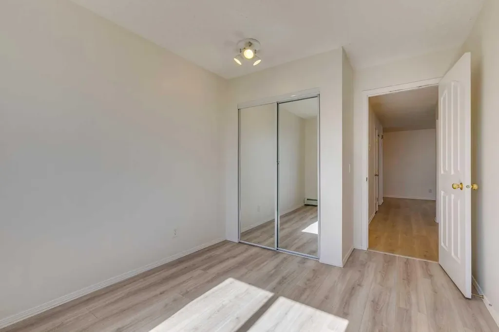 7301 Valleyview Park SE Calgary AB T2B 3R6