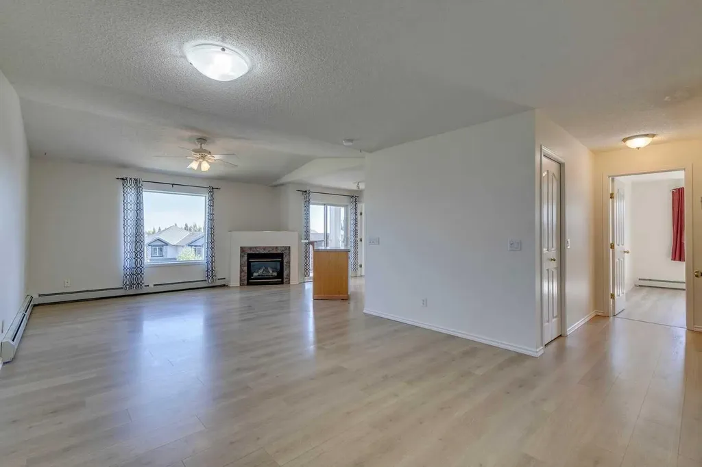 7301 Valleyview Park SE Calgary AB T2B 3R6