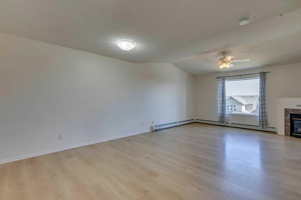 7301 Valleyview Park SE Calgary AB T2B 3R6
