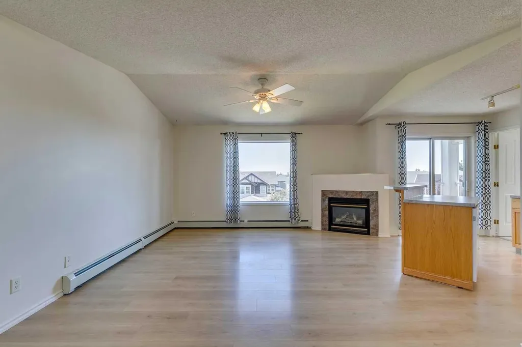 7301 Valleyview Park SE Calgary AB T2B 3R6