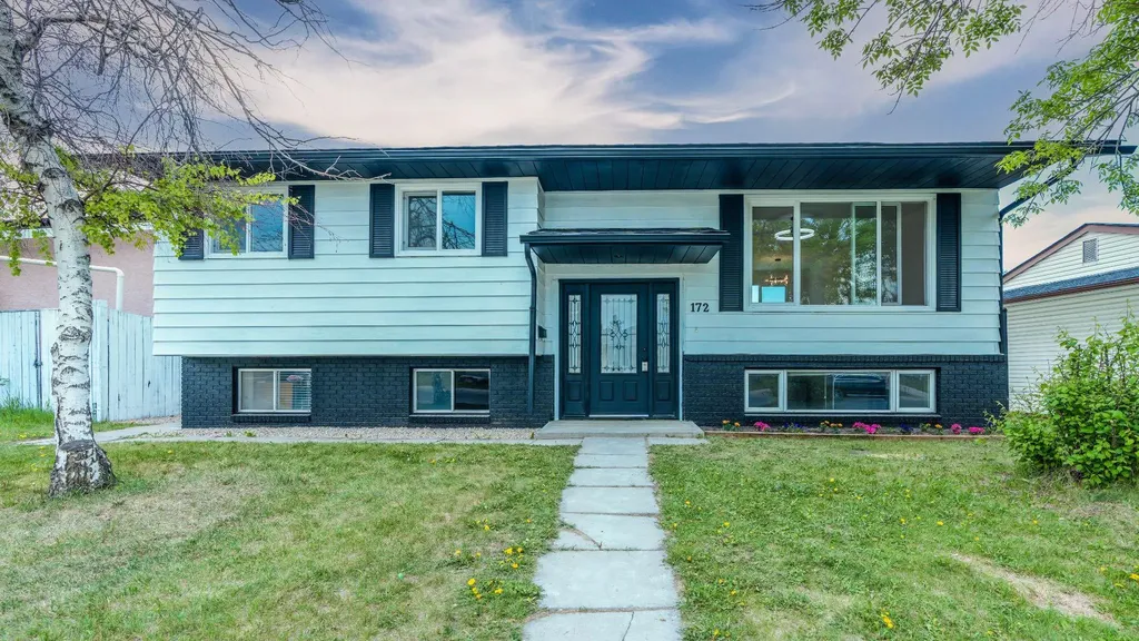 172 Pinewind Road NE Calgary AB T1y2g9