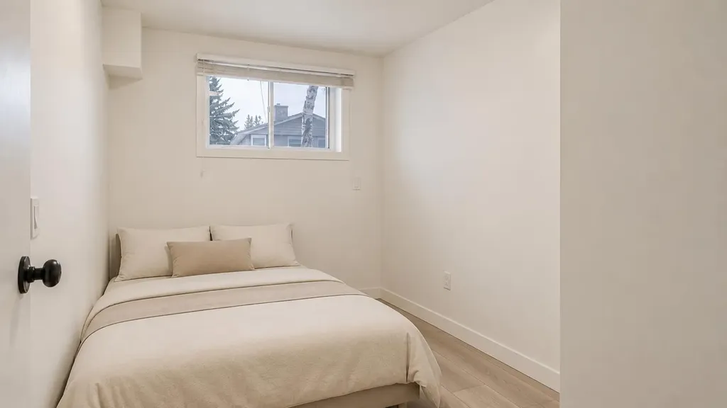 172 Pinewind Road NE Calgary AB T1y2g9