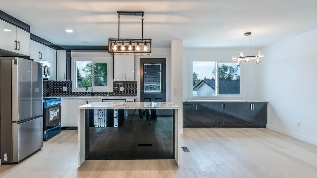 172 Pinewind Road NE Calgary AB T1y2g9