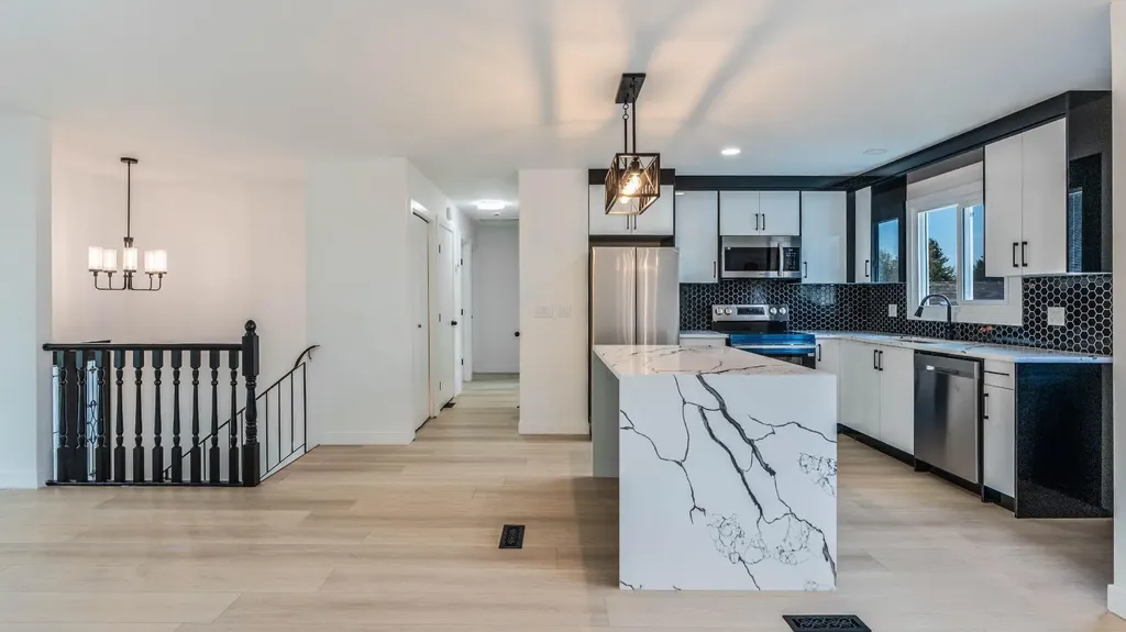 172 Pinewind Road NE Calgary AB T1y2g9