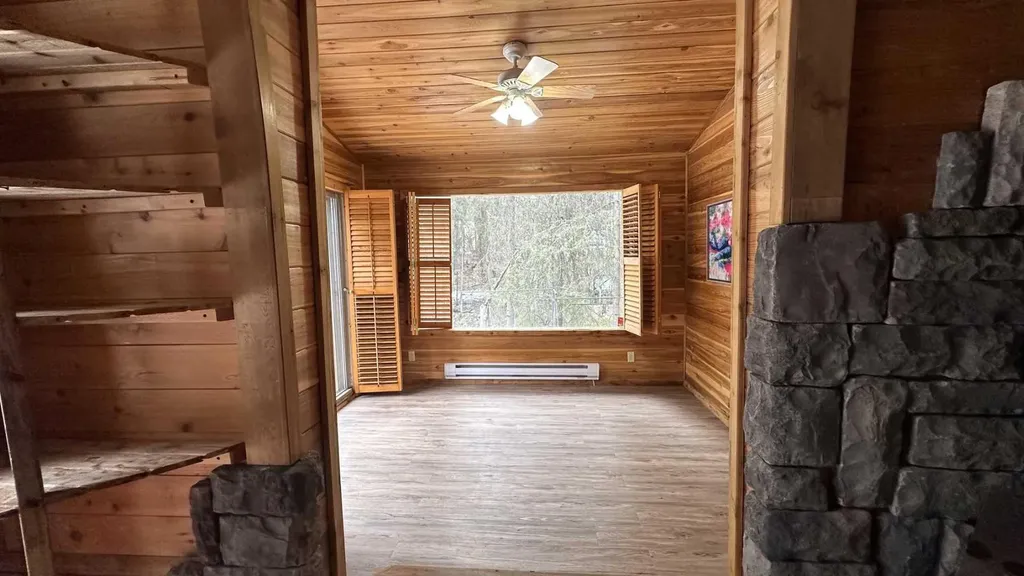 5227 Township Road 320 Rural Mountain View County AB T0M1X0