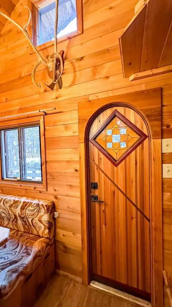 5227 Township Road 320 Rural Mountain View County AB T0M1X0