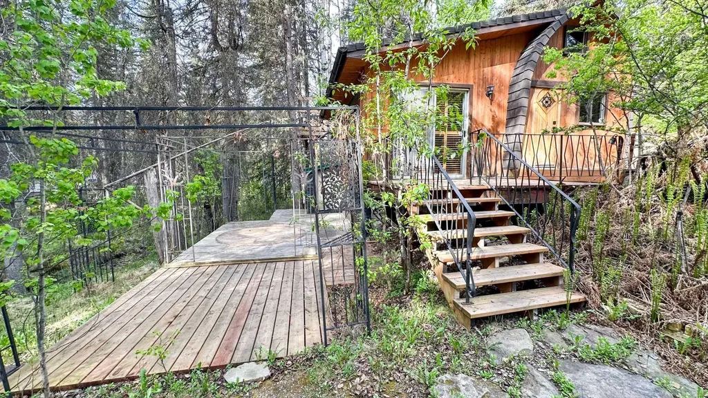 5227 Township Road 320 Rural Mountain View County AB T0M1X0