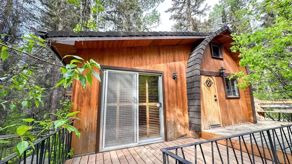 5227 Township Road 320 Rural Mountain View County AB T0M1X0