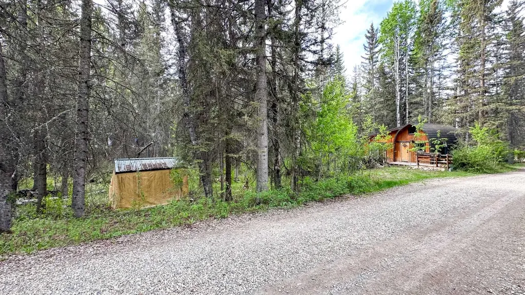 5227 Township Road 320 Rural Mountain View County AB T0M1X0