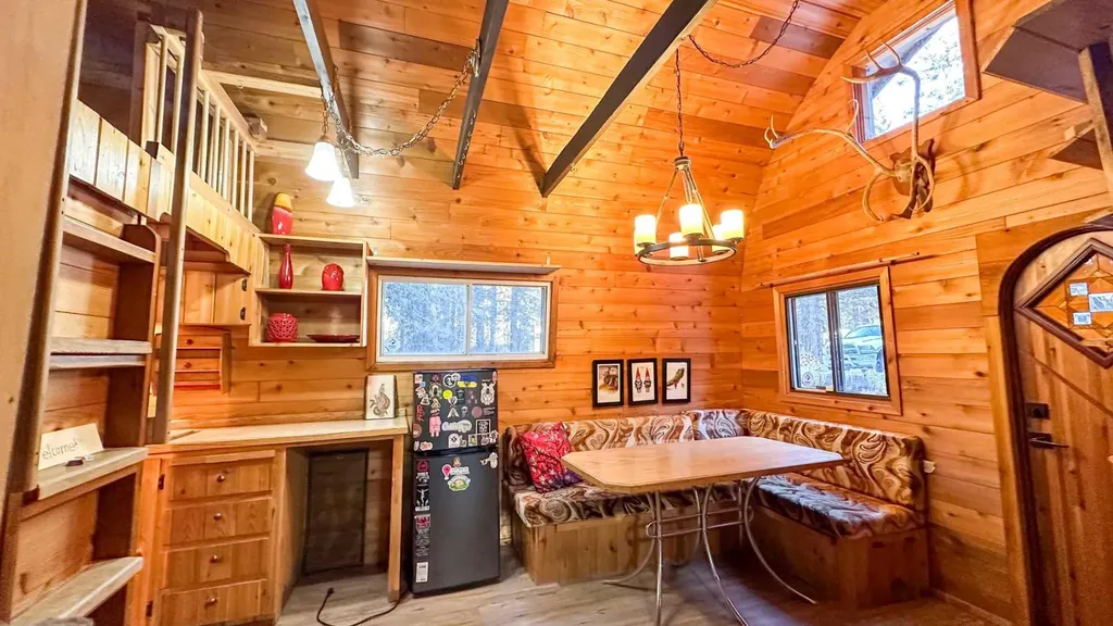 5227 Township Road 320 Rural Mountain View County AB T0M1X0