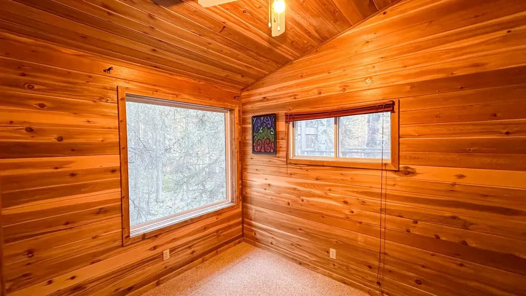 5227 Township Road 320 Rural Mountain View County AB T0M1X0