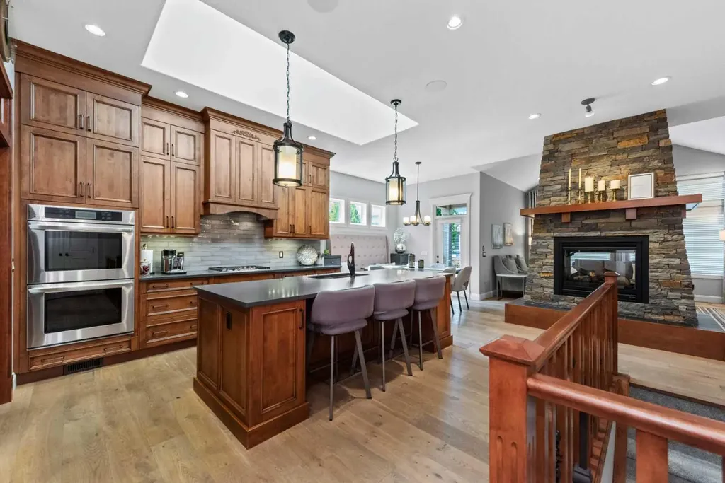 120 Elgin Estates View SE Calgary AB T2Z 0N7