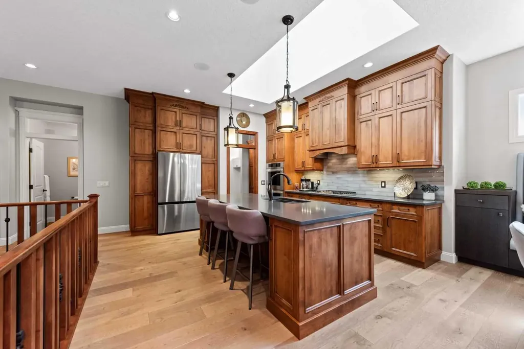 120 Elgin Estates View SE Calgary AB T2Z 0N7