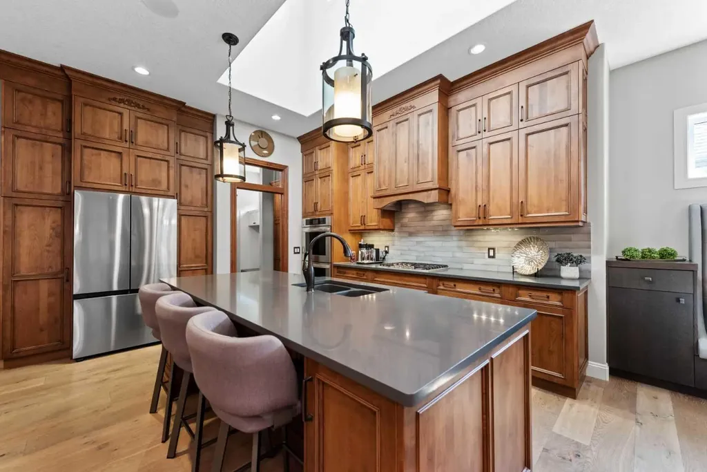 120 Elgin Estates View SE Calgary AB T2Z 0N7