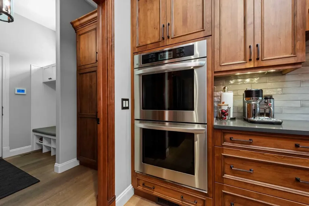 120 Elgin Estates View SE Calgary AB T2Z 0N7