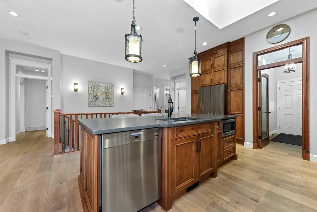 120 Elgin Estates View SE Calgary AB T2Z 0N7