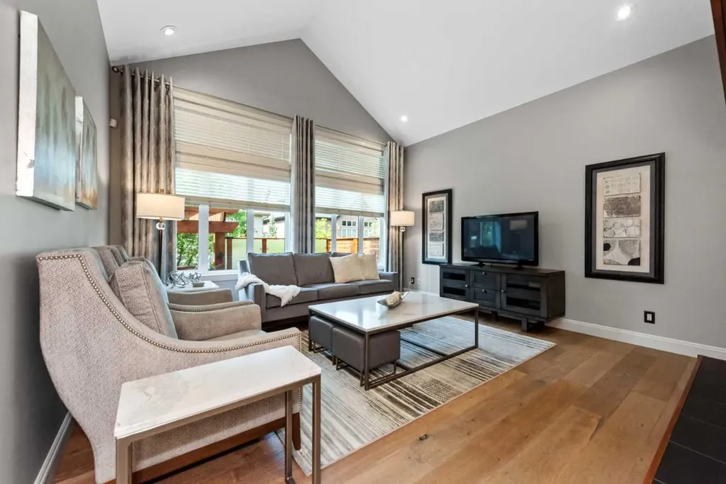 120 Elgin Estates View SE Calgary AB T2Z 0N7