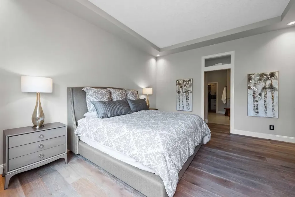 120 Elgin Estates View SE Calgary AB T2Z 0N7