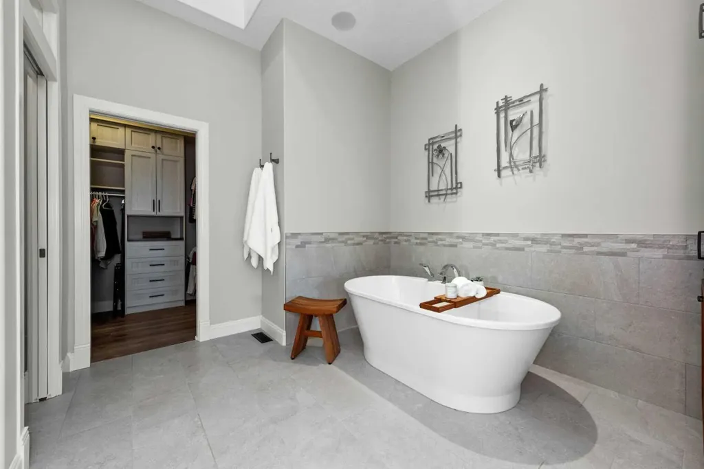 120 Elgin Estates View SE Calgary AB T2Z 0N7