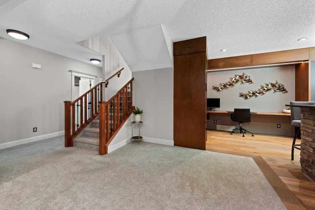 120 Elgin Estates View SE Calgary AB T2Z 0N7