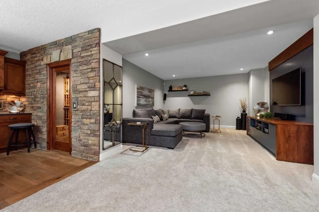 120 Elgin Estates View SE Calgary AB T2Z 0N7