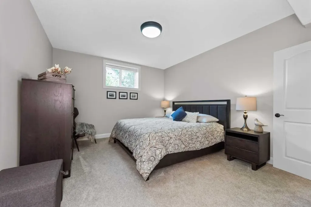 120 Elgin Estates View SE Calgary AB T2Z 0N7