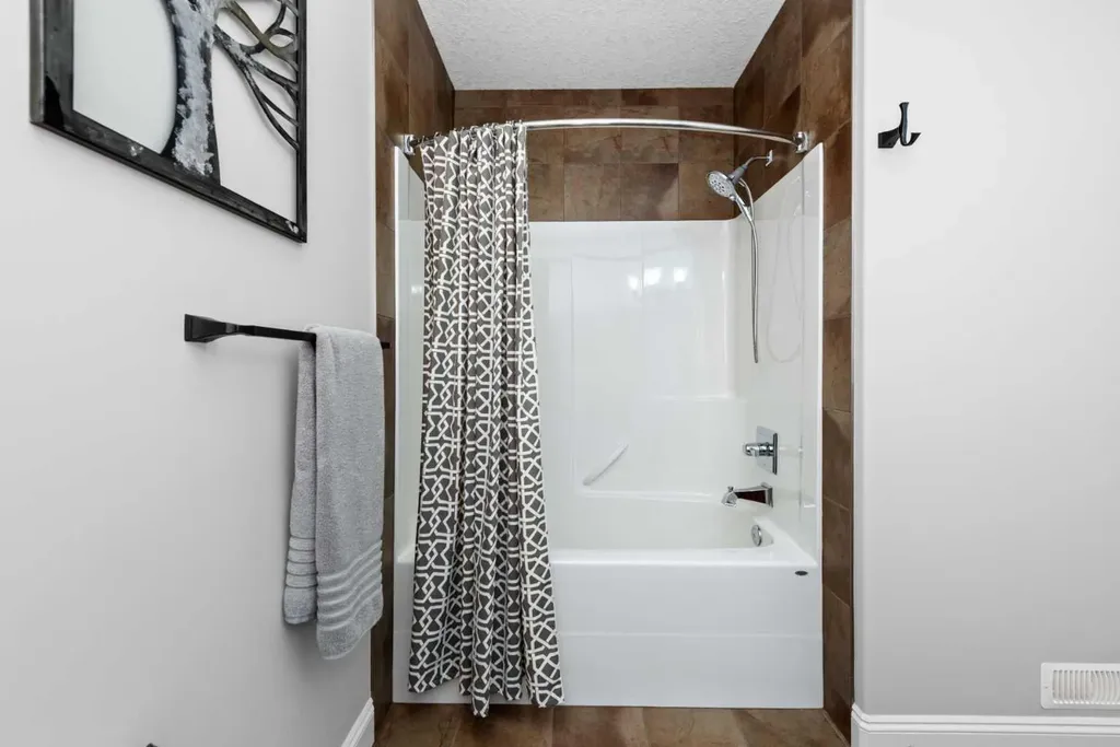 120 Elgin Estates View SE Calgary AB T2Z 0N7