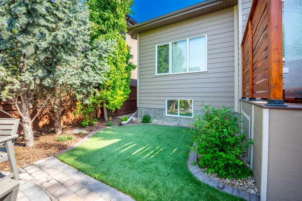 120 Elgin Estates View SE Calgary AB T2Z 0N7