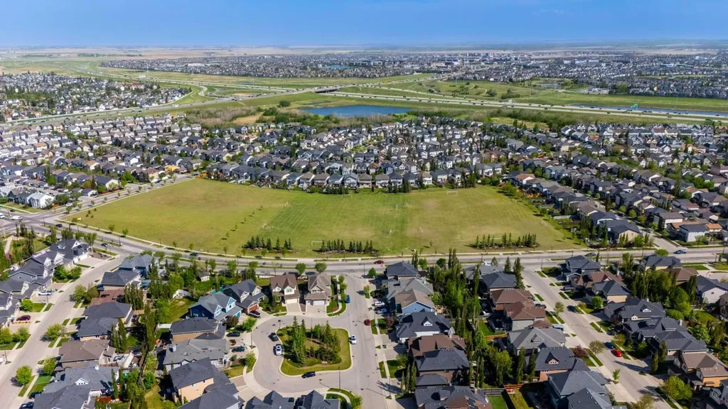 120 Elgin Estates View SE Calgary AB T2Z 0N7