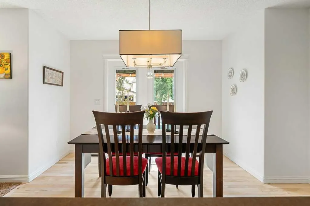 262 Autumn Circle SE Calgary AB T3M 0J8