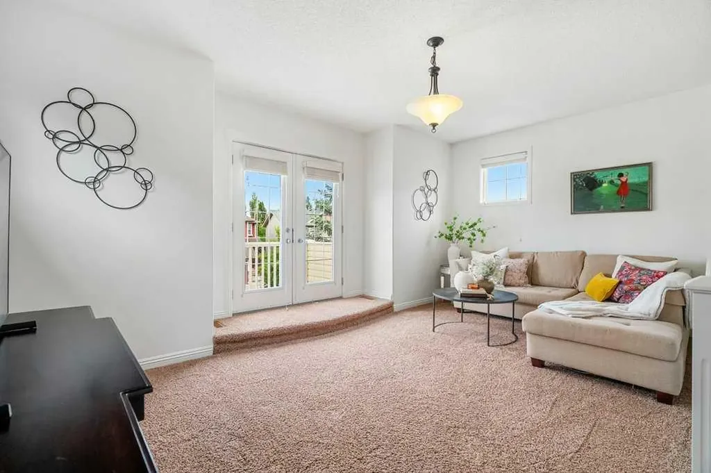 262 Autumn Circle SE Calgary AB T3M 0J8