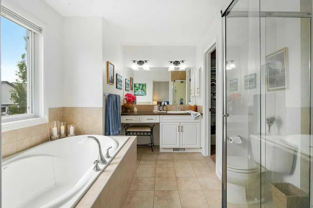 262 Autumn Circle SE Calgary AB T3M 0J8