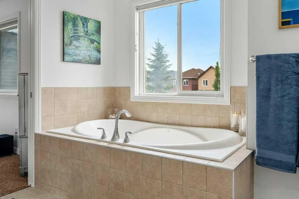 262 Autumn Circle SE Calgary AB T3M 0J8