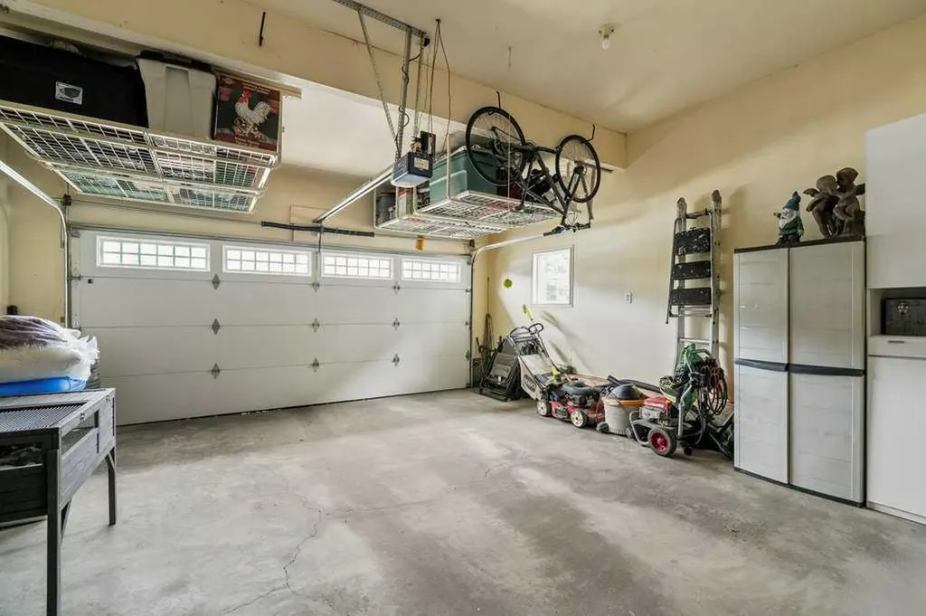 262 Autumn Circle SE Calgary AB T3M 0J8