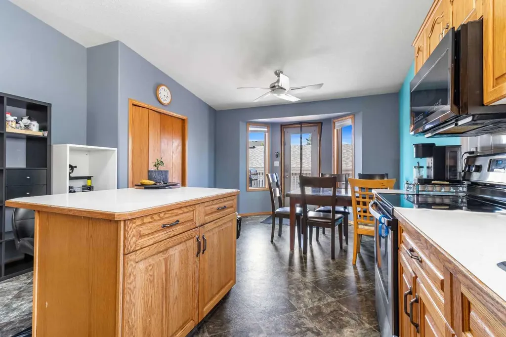 10 Kingston Drive Red Deer AB T4P 3P9