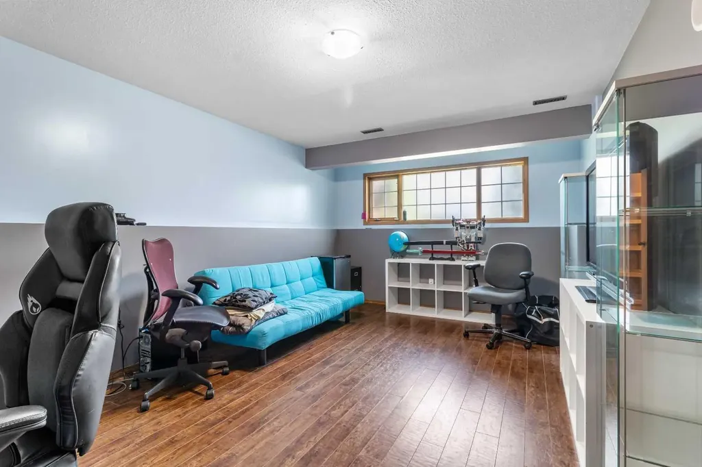10 Kingston Drive Red Deer AB T4P 3P9