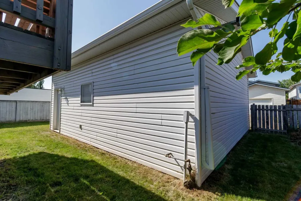 10 Kingston Drive Red Deer AB T4P 3P9