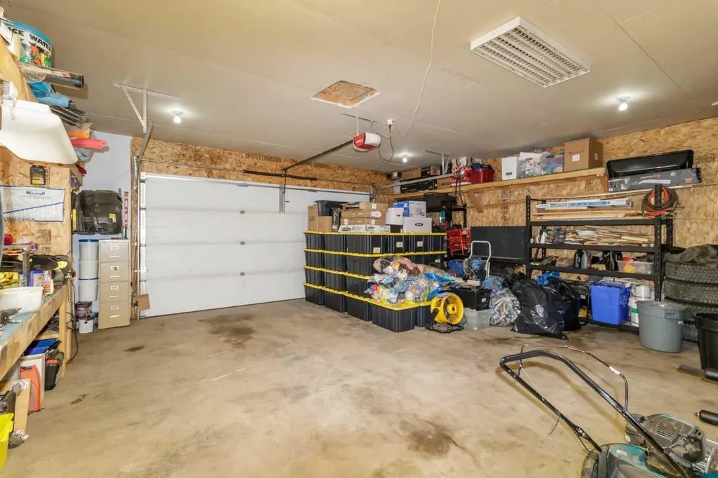 10 Kingston Drive Red Deer AB T4P 3P9