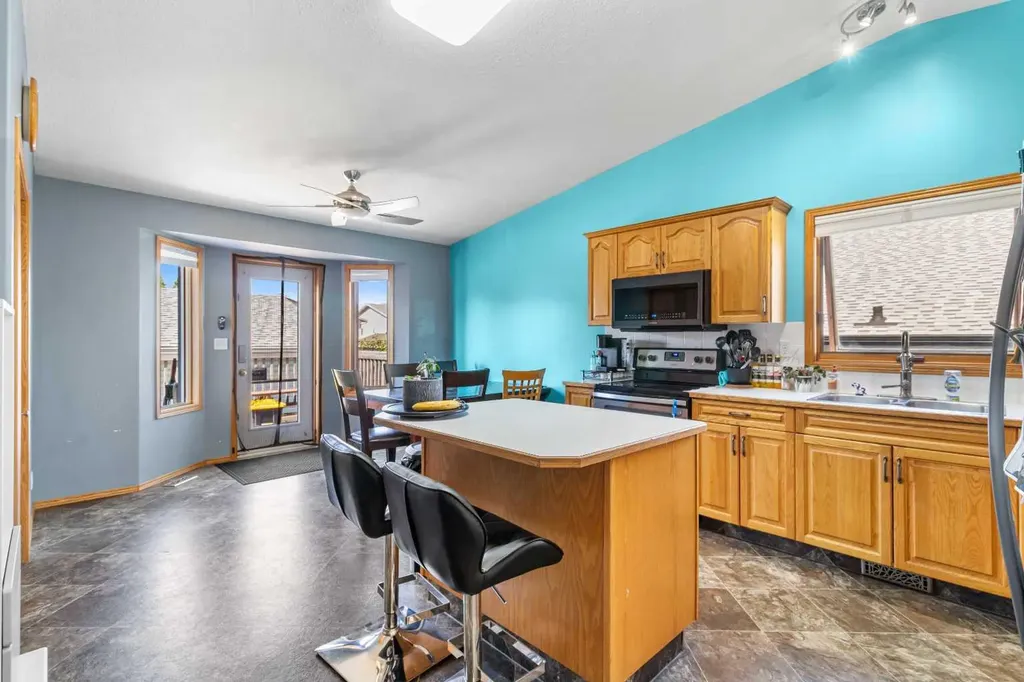 10 Kingston Drive Red Deer AB T4P 3P9