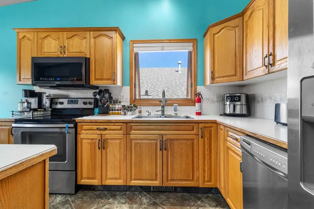 10 Kingston Drive Red Deer AB T4P 3P9