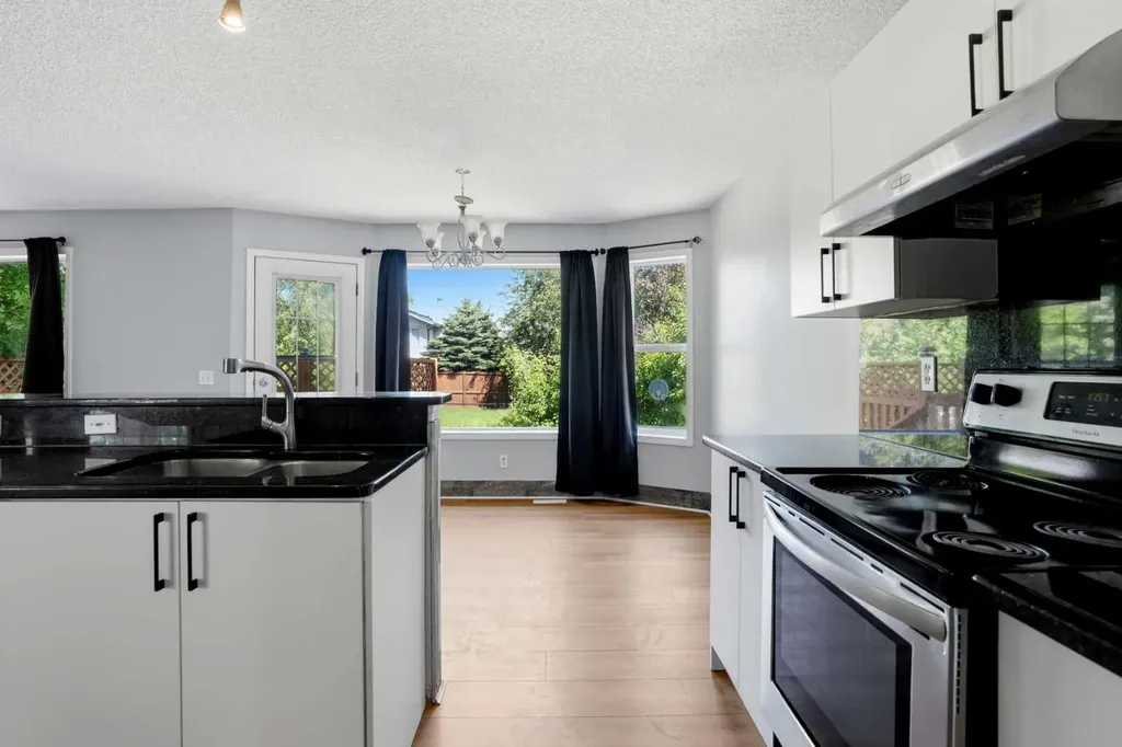 141 Shannon Square SW Calgary AB T2Y 4K3