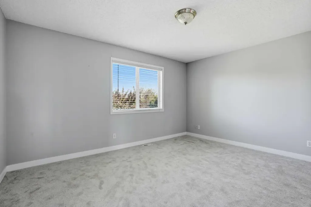 141 Shannon Square SW Calgary AB T2Y 4K3