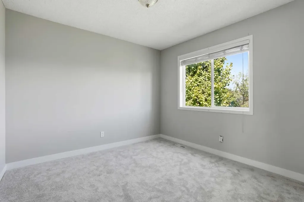 141 Shannon Square SW Calgary AB T2Y 4K3