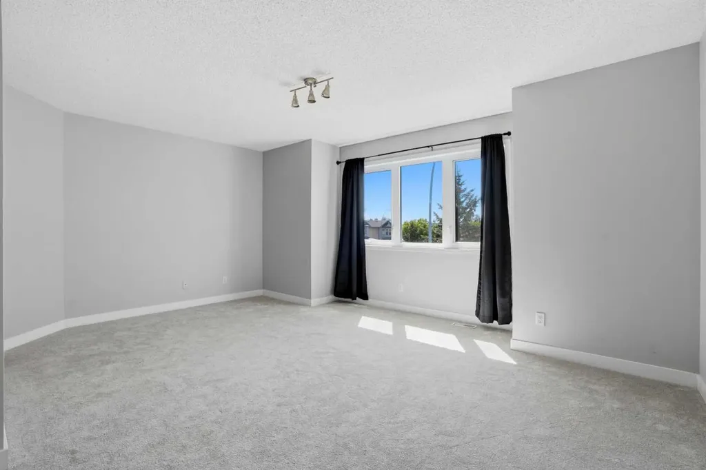 141 Shannon Square SW Calgary AB T2Y 4K3